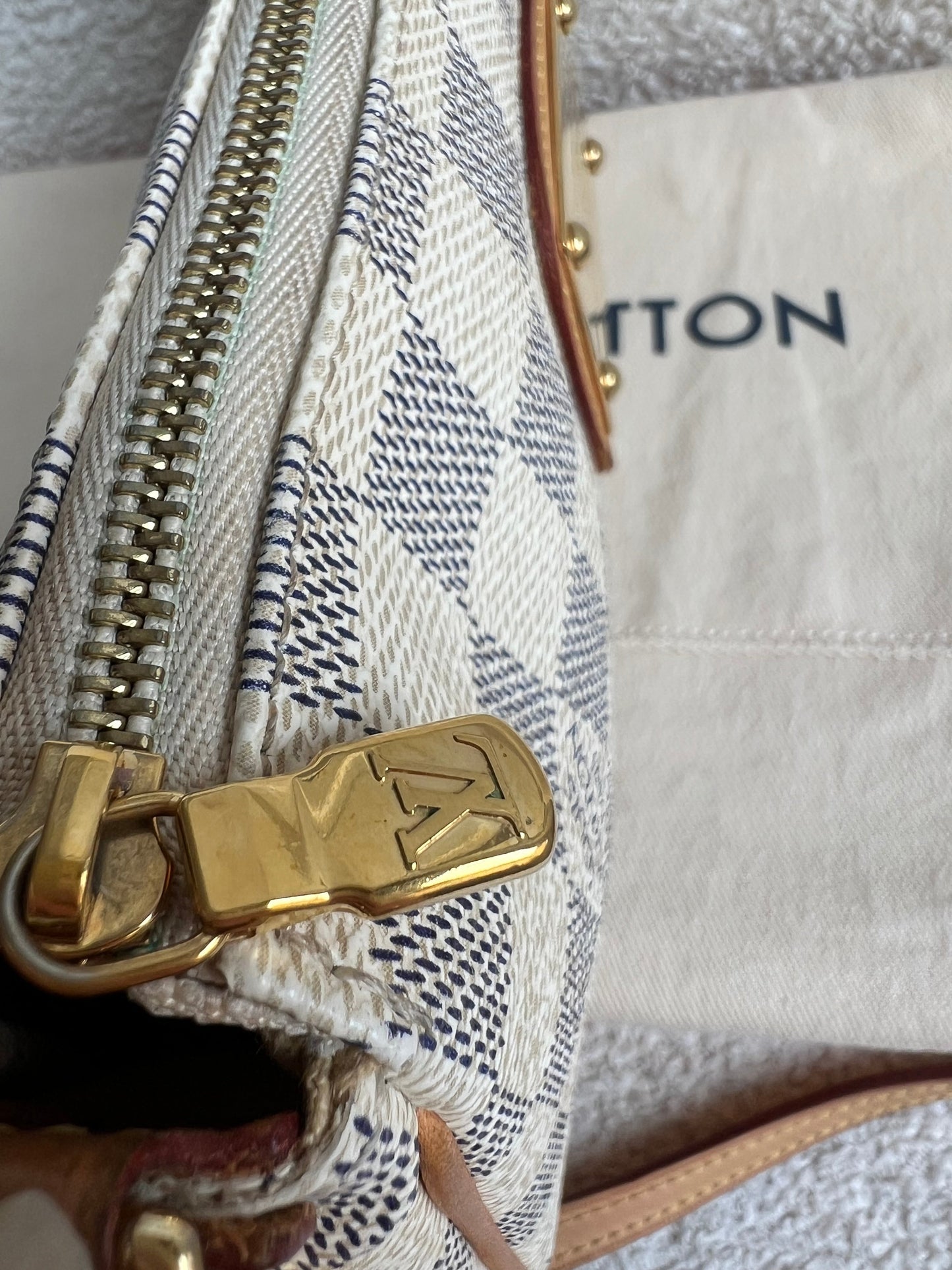 Louis Vuitton Eva Clutch Damier Azur