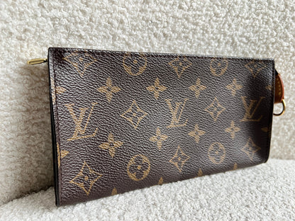Louis Vuitton Pouch in Monogram