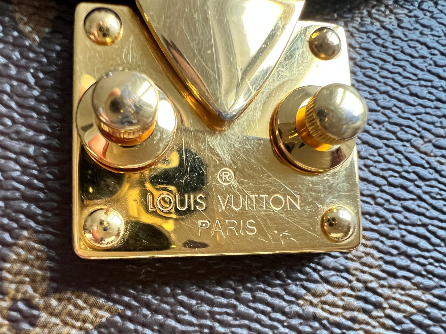 Louis Vuitton Pochette Metis Reverse Monogram (RRP £2,020)