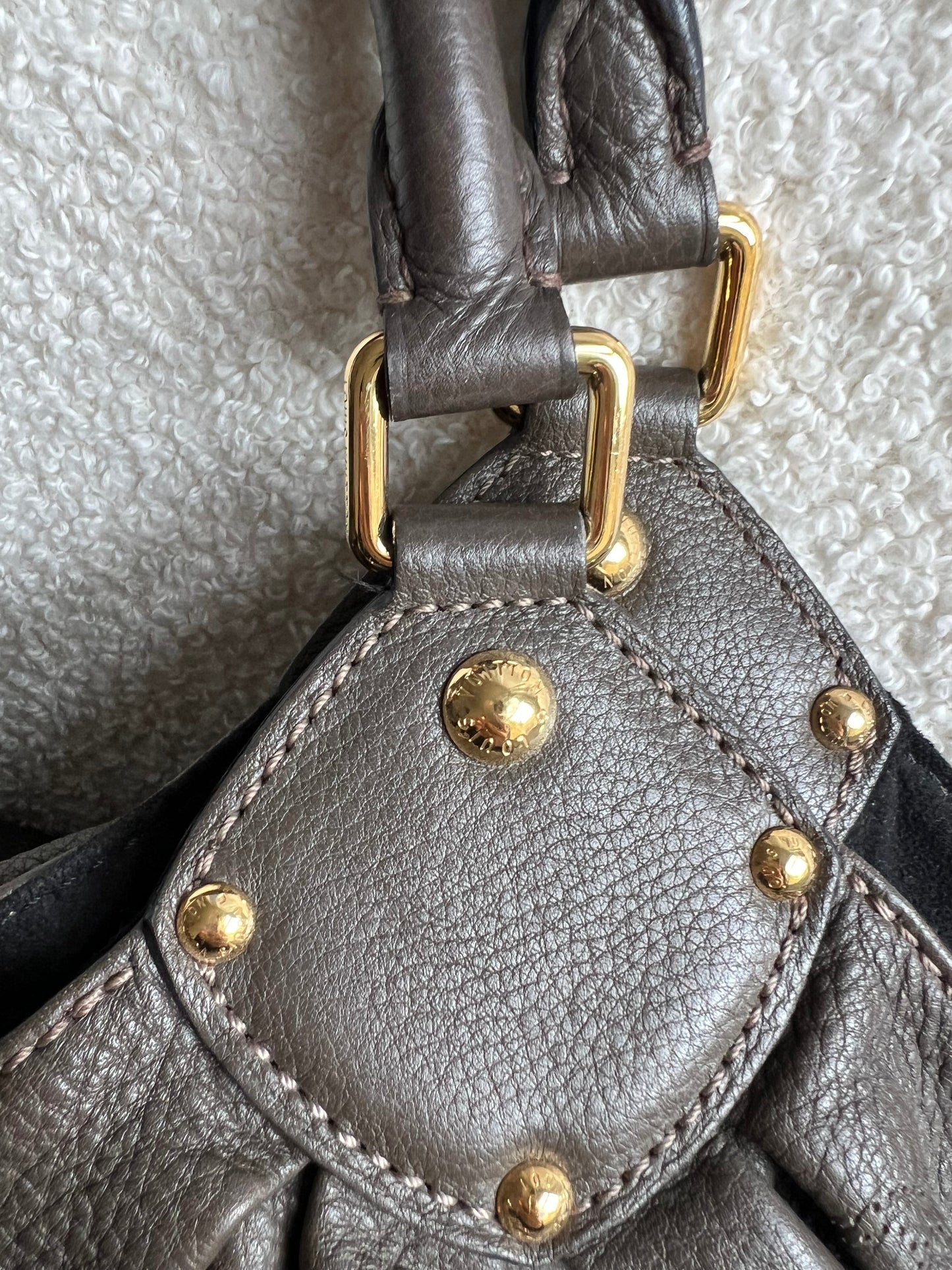 Louis Vuitton Gris Pearl Monogram Mahina Leather L Bag
