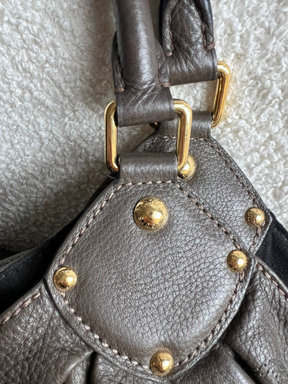 Louis Vuitton Gris Pearl Monogram Mahina Leather L Bag
