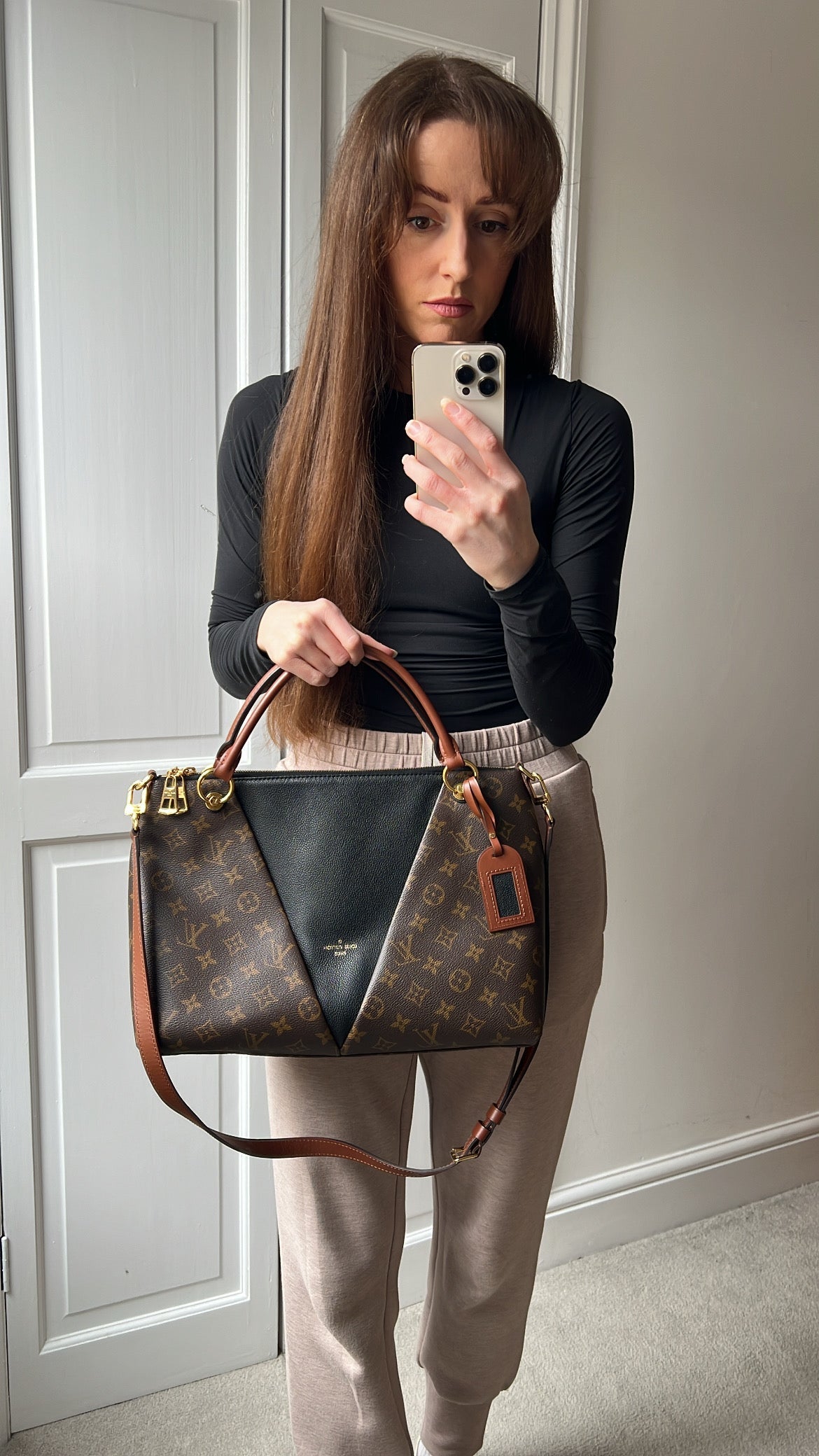 Louis Vuitton V Tote MM Tan and Monogram Canvas (RRP £1,890)