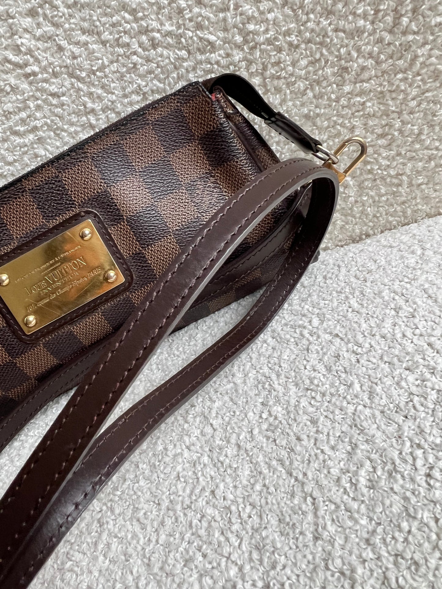 Louis Vuitton Eva Clutch Damier Ebene