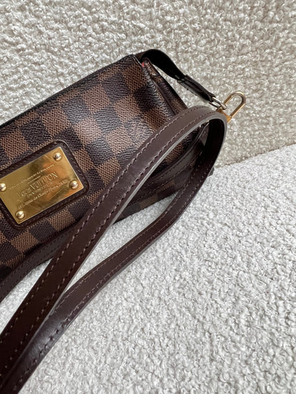 Louis Vuitton Eva Clutch Damier Ebene