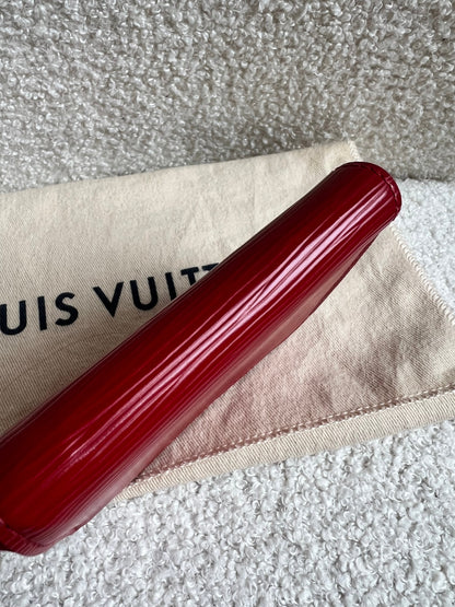Louis Vuitton Zippy Coin Purse in Red Epi (RRP £390)
