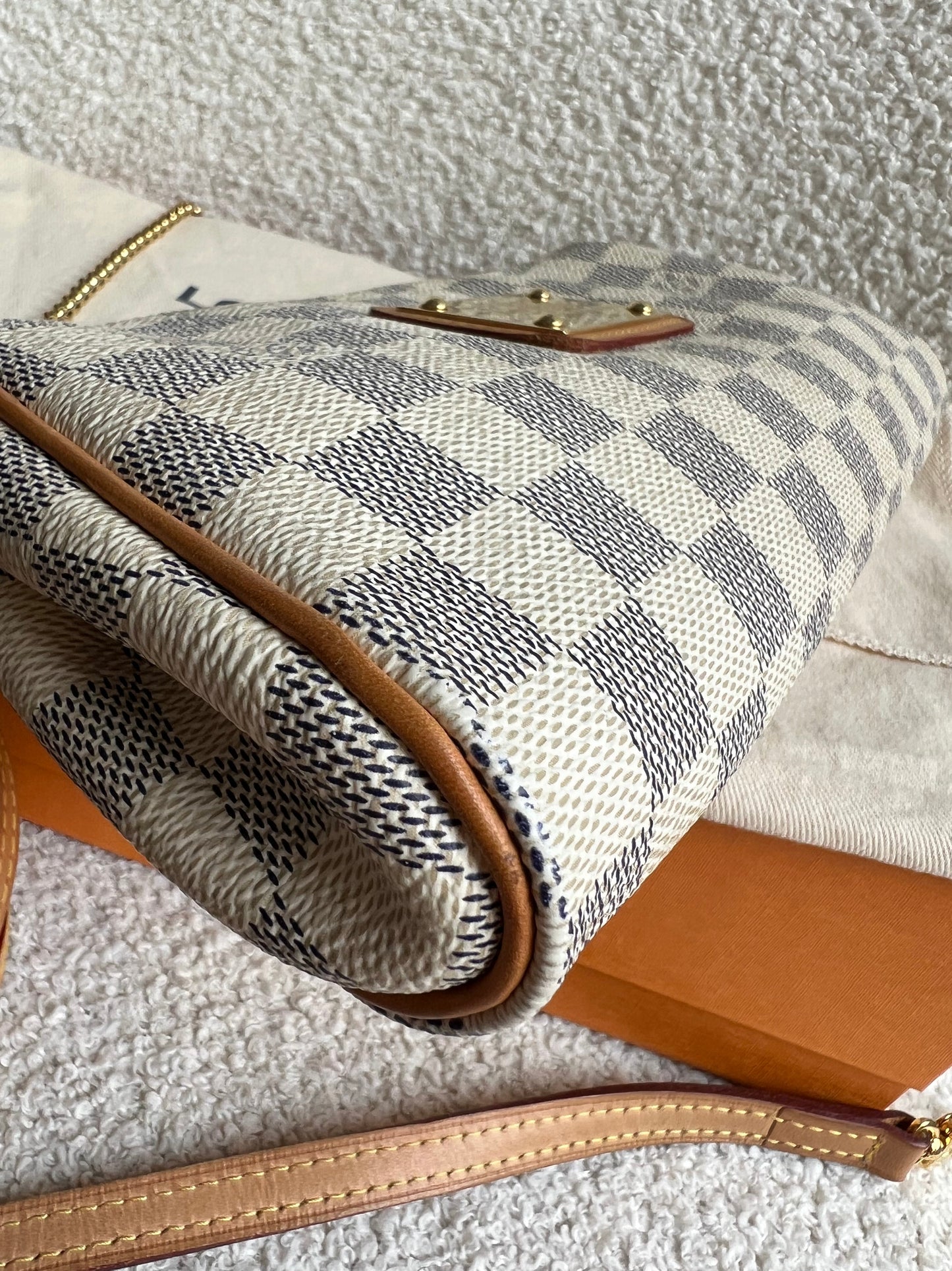 Louis Vuitton Eva Clutch Damier Azur
