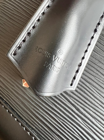 Louis Vuitton Alma BB Black Epi (RRP £1540)