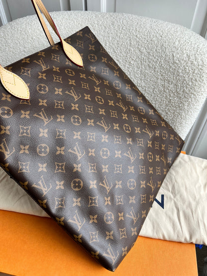 Louis Vuitton Carry It Tote