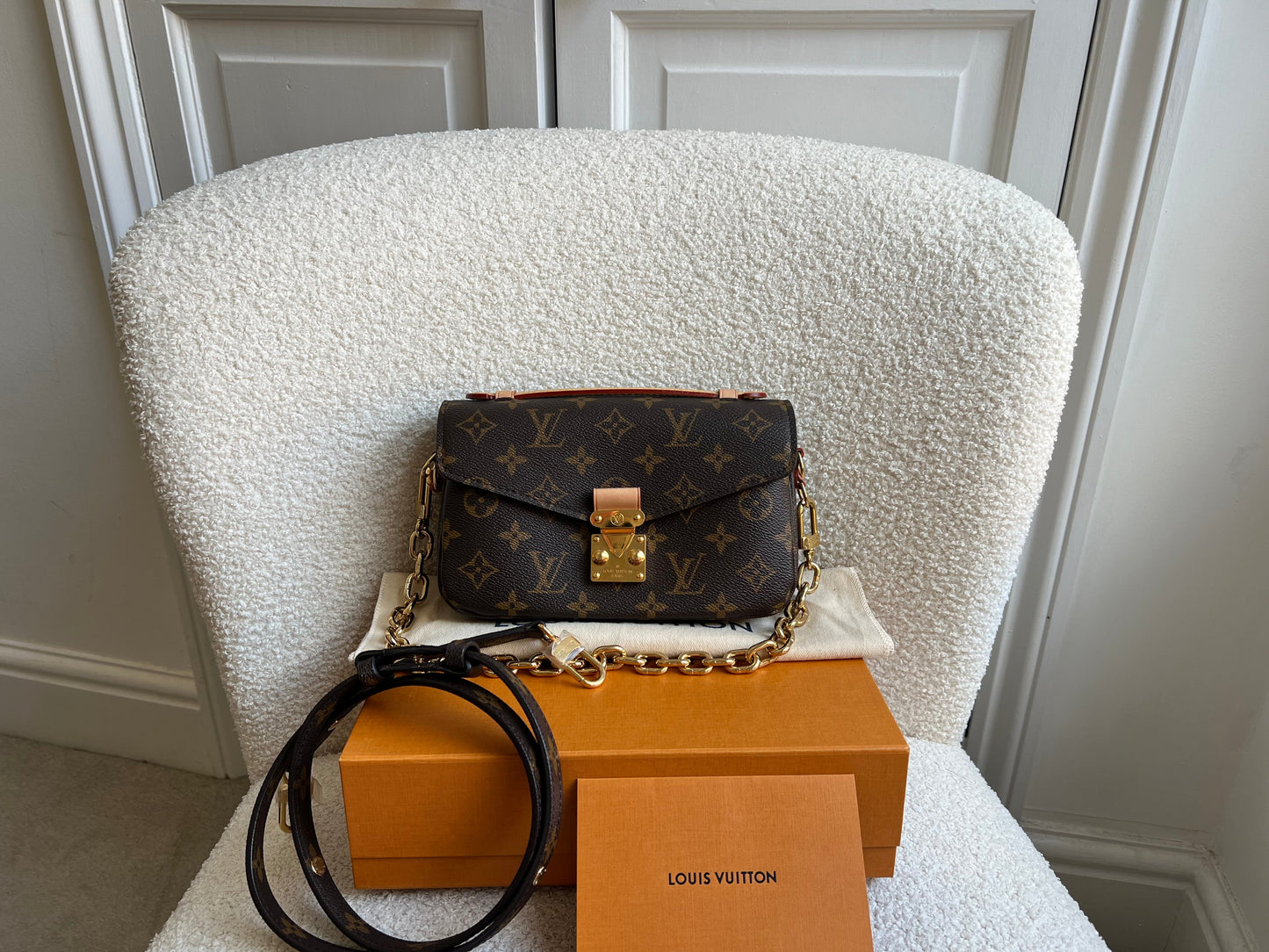 Louis Vuitton Pochette Metis East West Monogram (RRP £2,270)