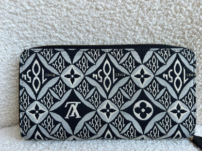 Louis Vuitton Zippy Wallet in Monogram Jacquard