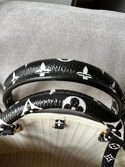 Louis Vuitton Limited Edition On the Go GM Jungle Giant Monogram Ivory Havana Beige (RRP £2,450)