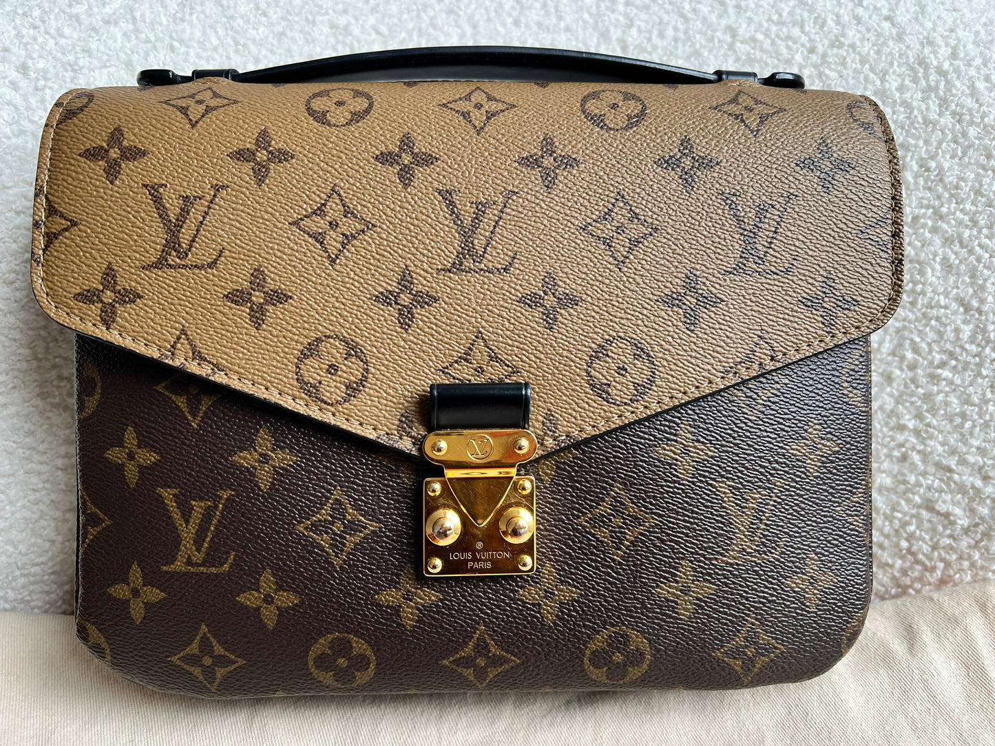 Louis Vuitton Pochette Metis Reverse Monogram (RRP £2,020)