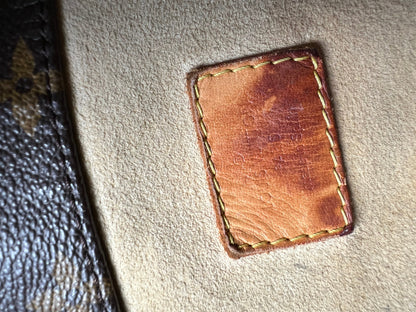 Louis Vuitton Artsy MM Monogram (RRP £1,940)