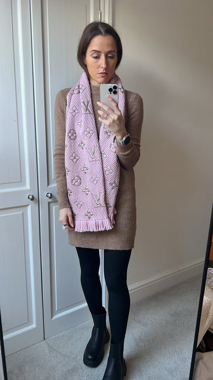 Louis Vuitton Logomania Scarf in Pink