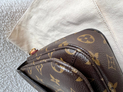 Louis Vuitton Pochette Metis Monogram (RRP £2,020)