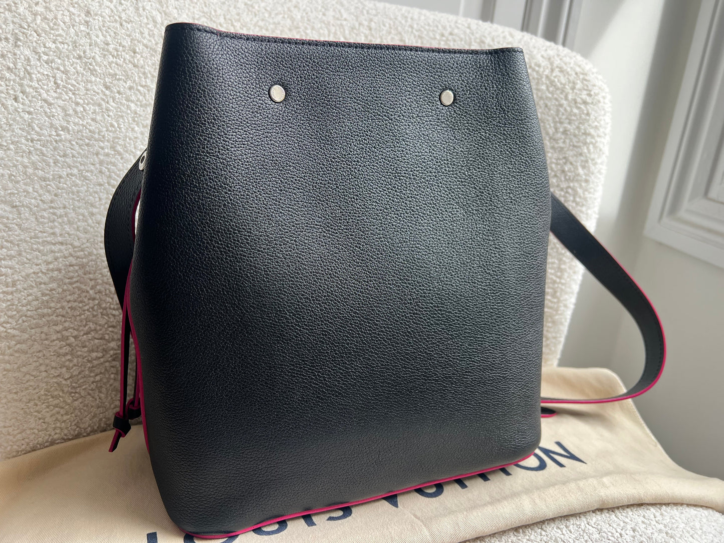 Louis Vuitton Lockme Bucket Bag in Black and Pink (RRP £2050)