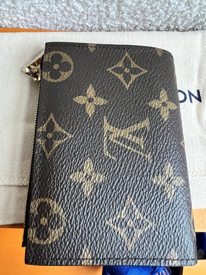 Louis Vuitton Lisa Wallet Monogram (RRP £390)
