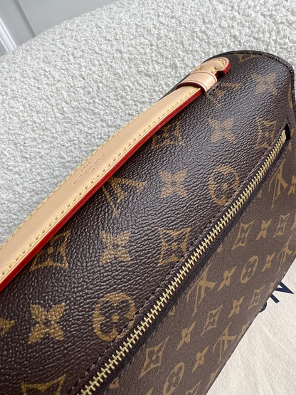 Louis Vuitton Pochette Metis Monogram (RRP £2,020)