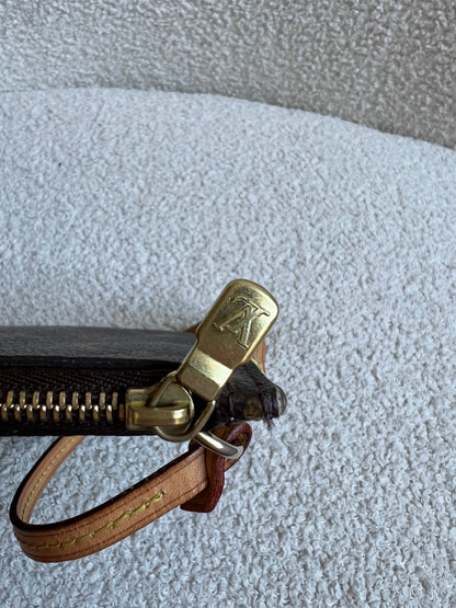 Louis Vuitton Pouch (from Neverfull MM) in Monogram