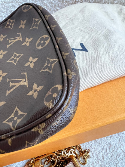 Louis Vuitton Multi Pochette Accessoires Rose Chiaro (RRP £2030)