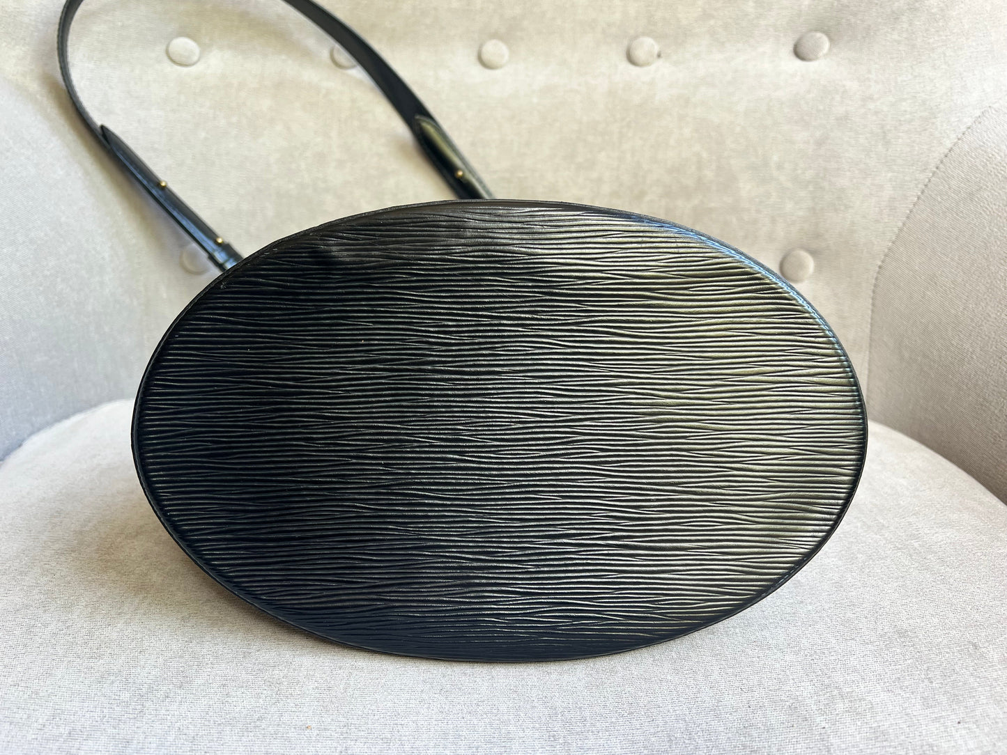 Louis Vuitton Vintage Black Epi Leather Cluny