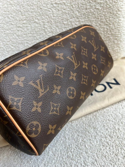 Louis Vuitton Dopp Kit Toilet Pouch Monogram (RRP £780)