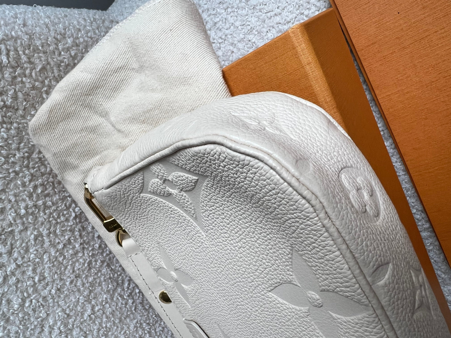 Louis Vuitton Multi Pochette Accessoires Creme Empreinte (RRP £2140)