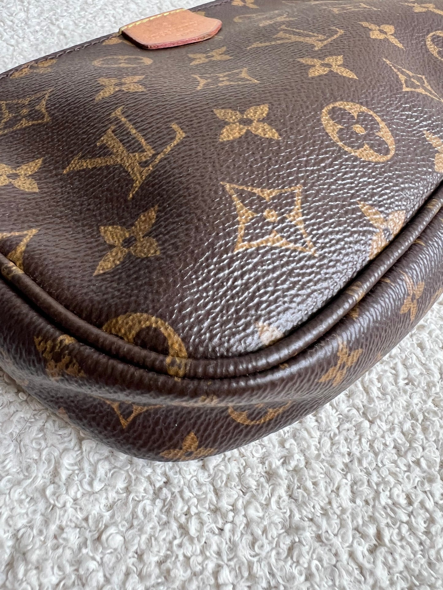 Louis Vuitton Pochette Monogram