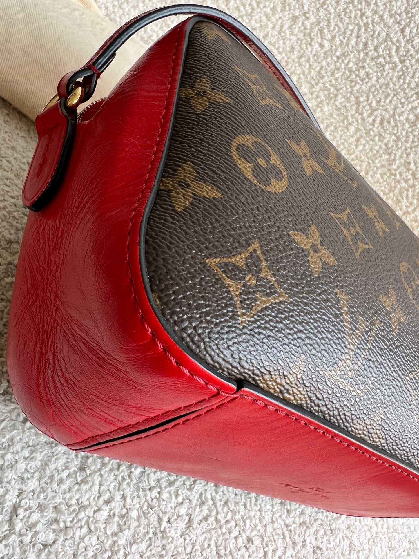 Louis Vuitton Saintonge Monogram Red
