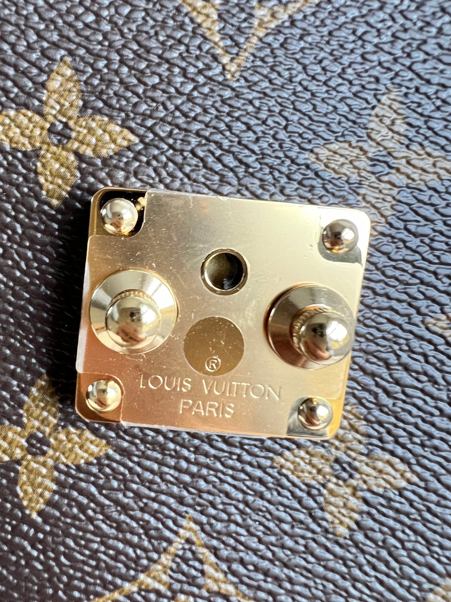 Louis Vuitton Pochette Metis Monogram (RRP £2,020)