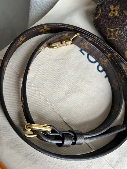 Louis Vuitton Pochette Metis Monogram (RRP £2,020)