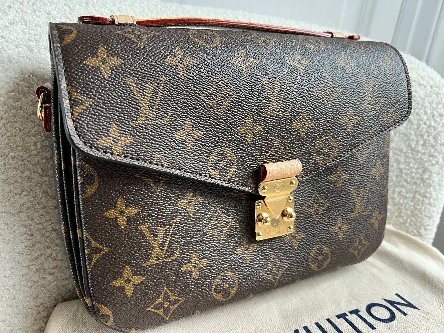 Louis Vuitton Pochette Metis Monogram (RRP £2,020)