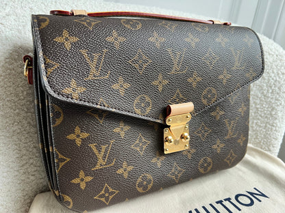 Louis Vuitton Pochette Metis Monogram (RRP £2,020)