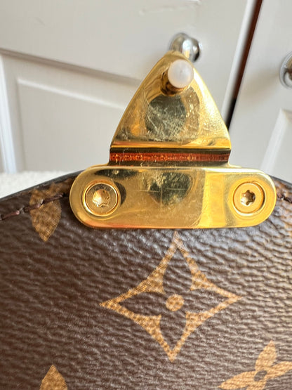 Louis Vuitton Pochette Metis Monogram (RRP £2,020)