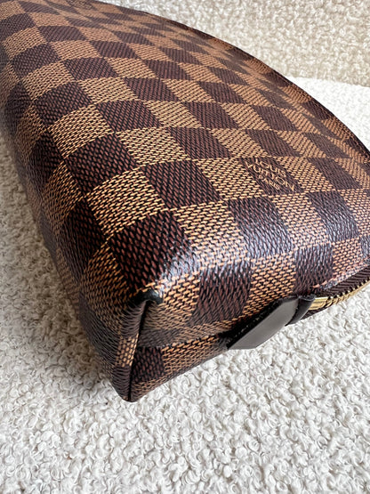 Louis Vuitton Cosmetic Pouch MM Damier Ebene (RRP £495)