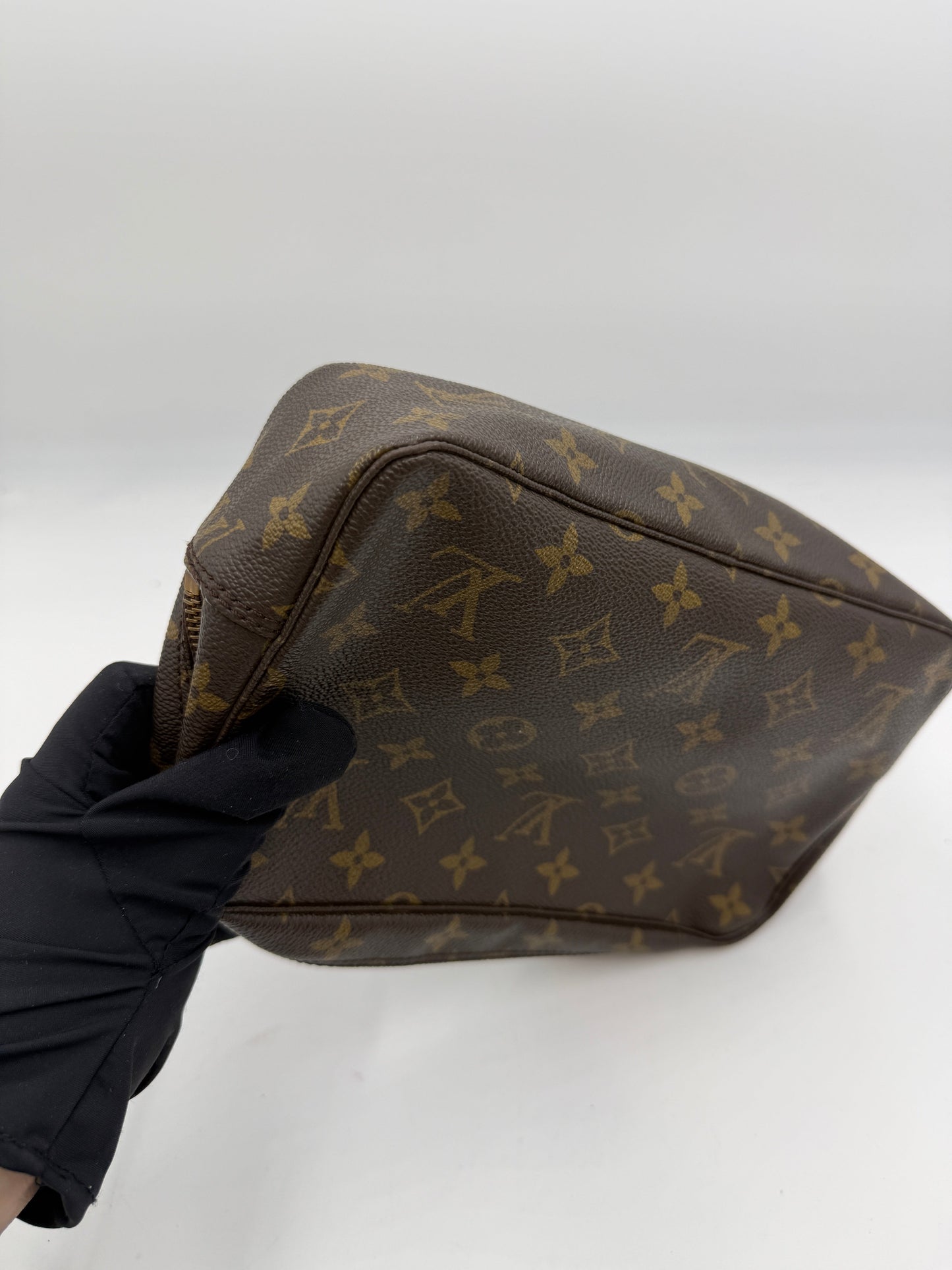 Louis Vuitton Monogram Trousse Toilette 23