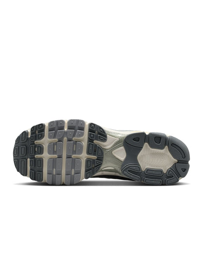 Nike Mens Air Max Moto 2K - Light Smoke Grey