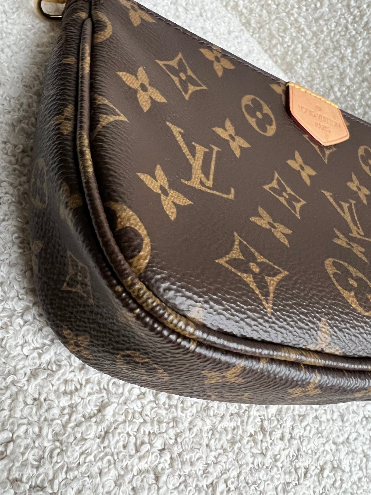 Louis Vuitton Pochette Monogram
