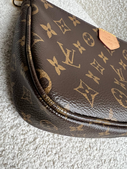 Louis Vuitton Pochette Monogram