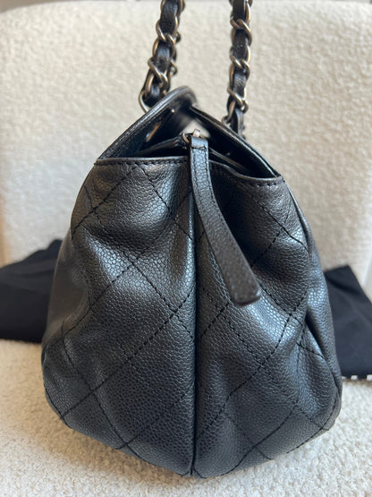 Chanel Vintage Caviar Timeless CC Chain Tote