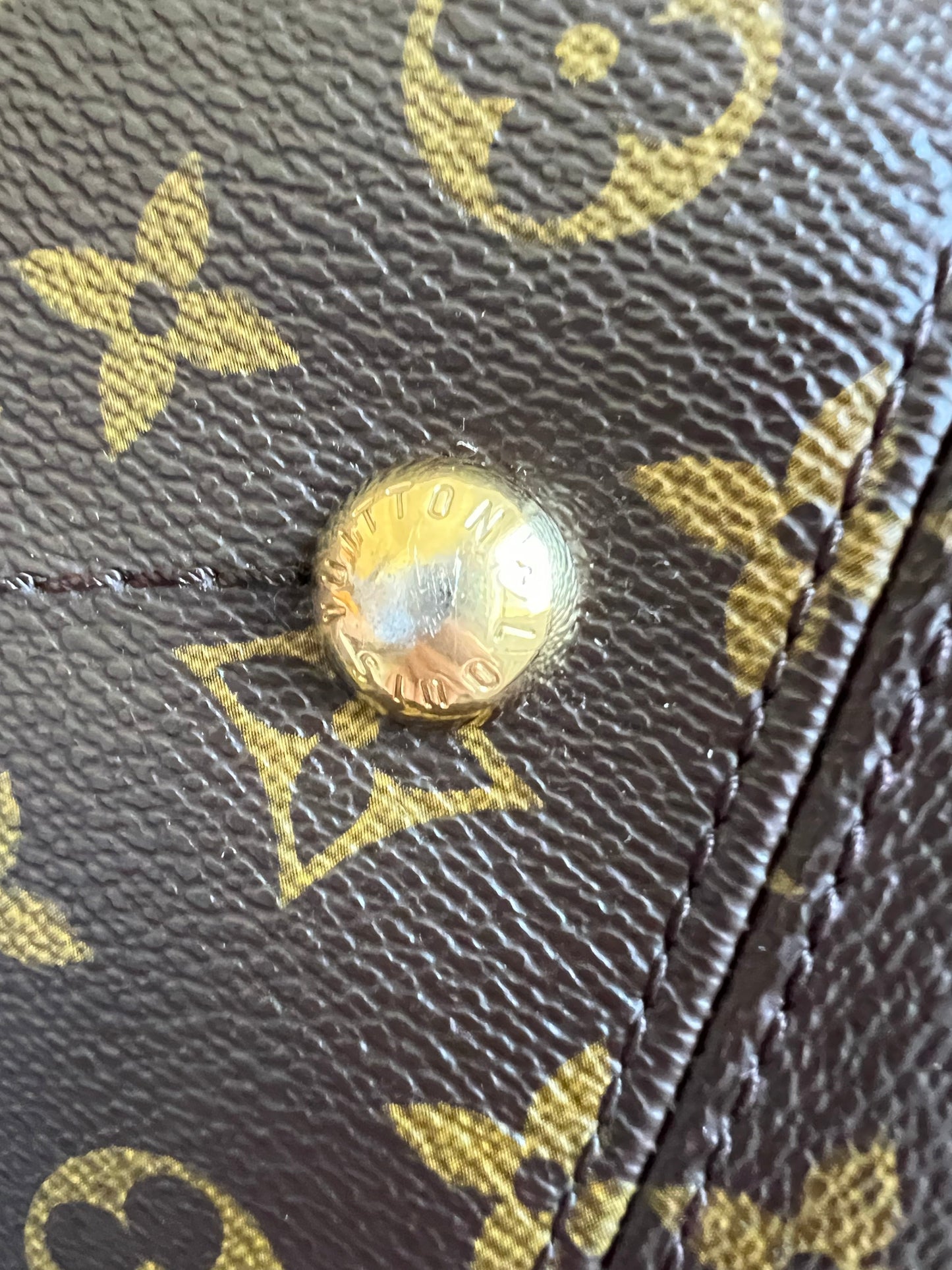 Louis Vuitton Artsy MM Monogram (RRP £1,940)