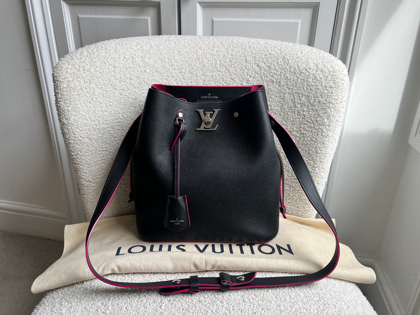Louis Vuitton Lockme Bucket Bag in Black and Pink (RRP £2050)