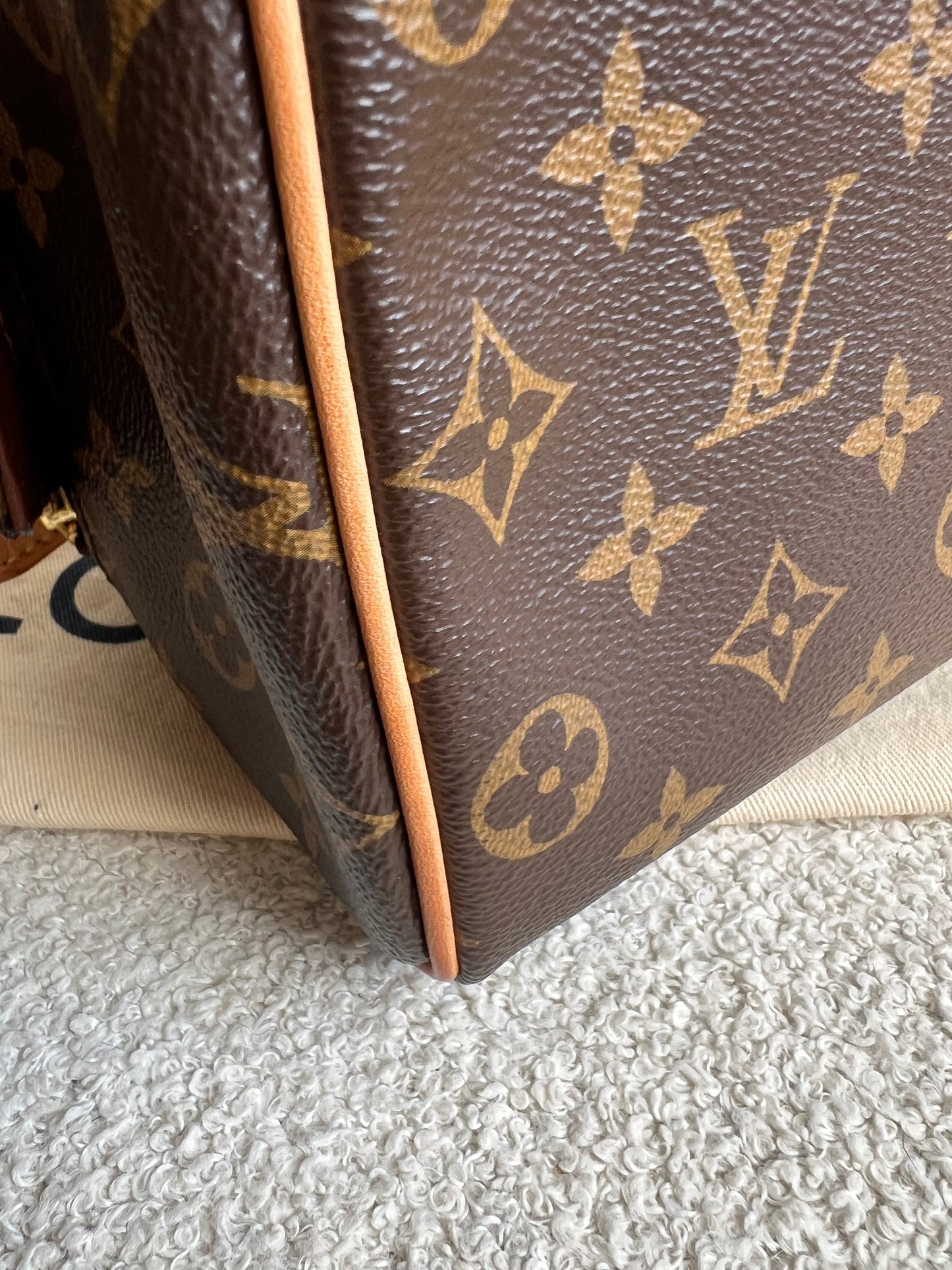 Louis Vuitton Dopp Kit Toilet Pouch Monogram (RRP £780)