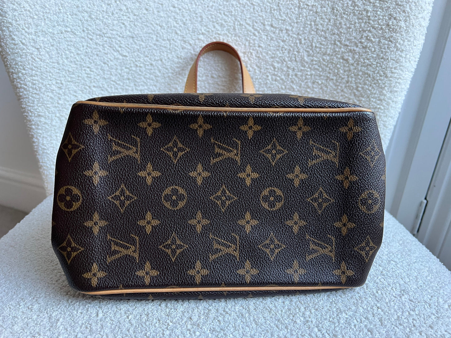 Louis Vuitton Batignolles in Monogram Canvas
