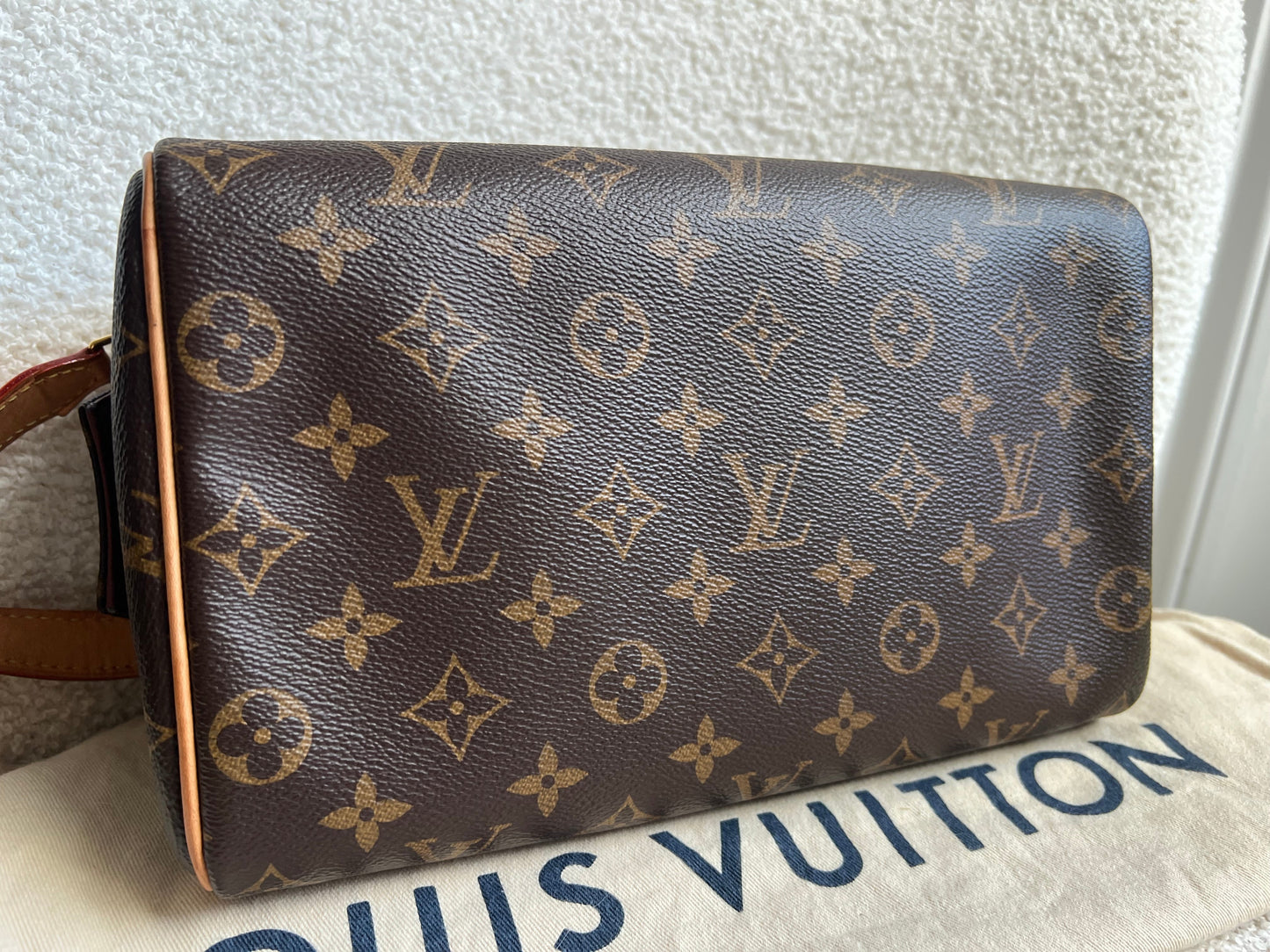 Louis Vuitton Dopp Kit Toilet Pouch Monogram (RRP £780)