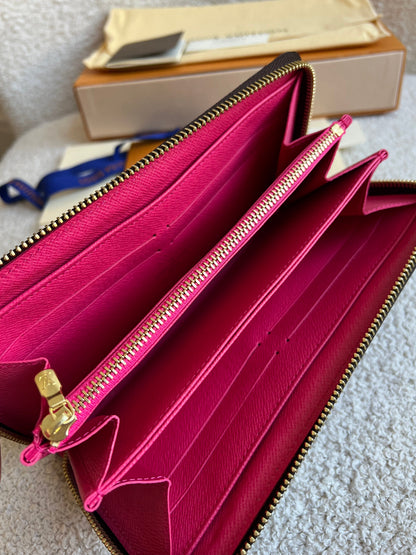 Louis Vuitton Zippy Wallet in Grenade Monogram V