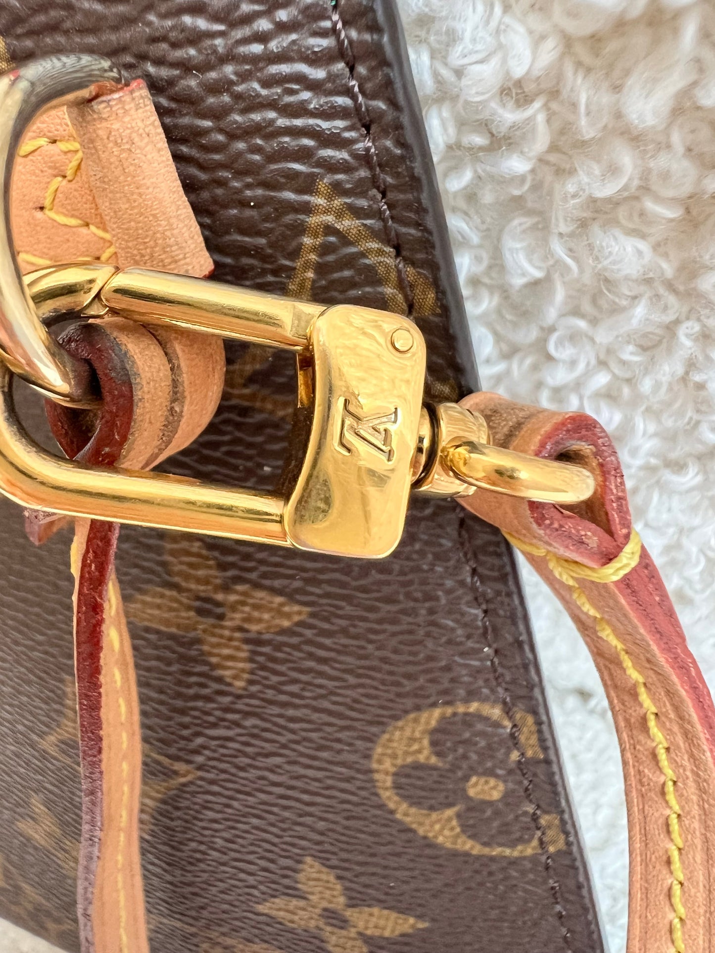 Louis Vuitton Pouch (from Neverfull MM) in Monogram