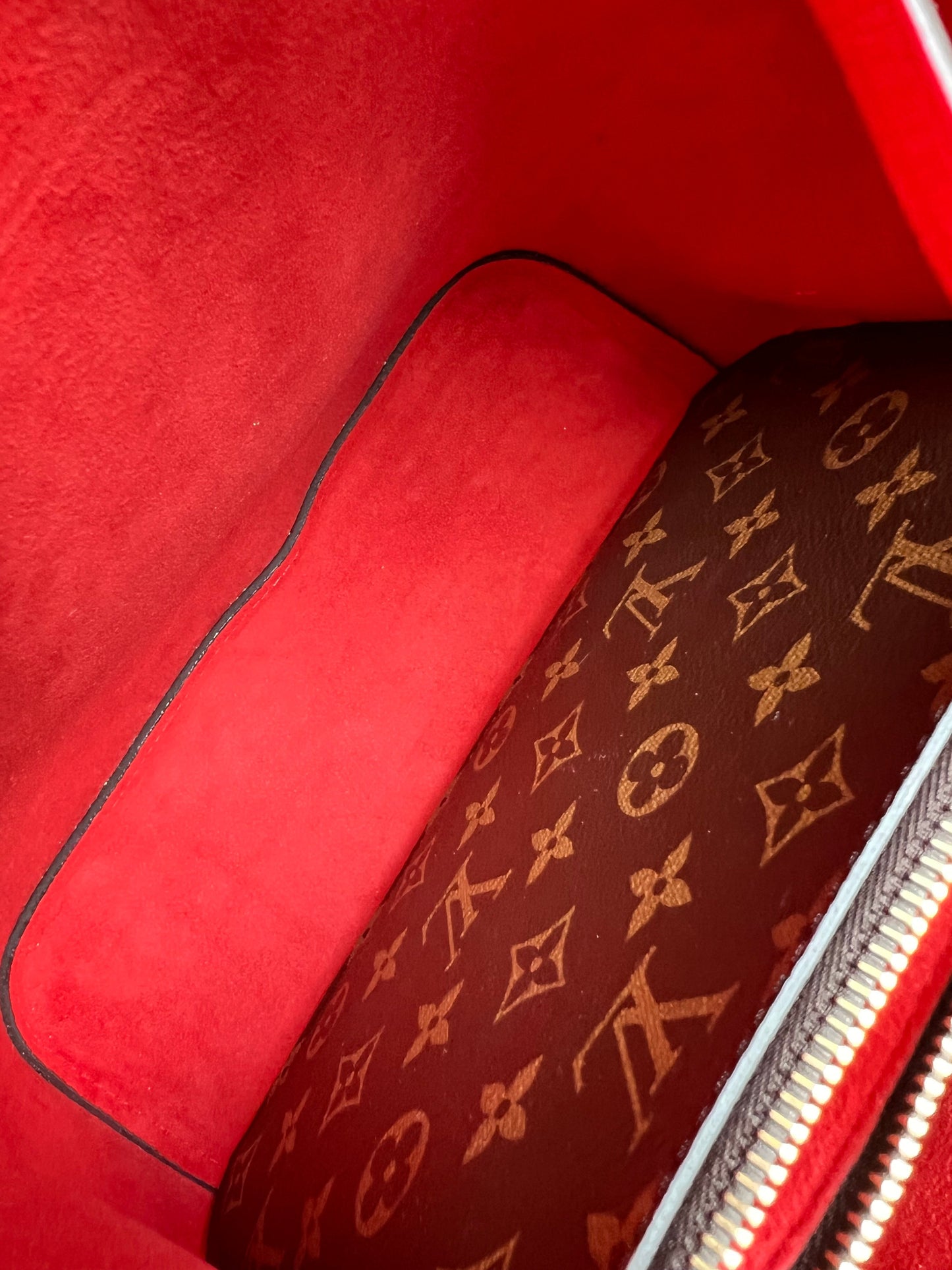 Louis Vuitton Neo Noe Monogram Coquelicot (RRP £1,790)