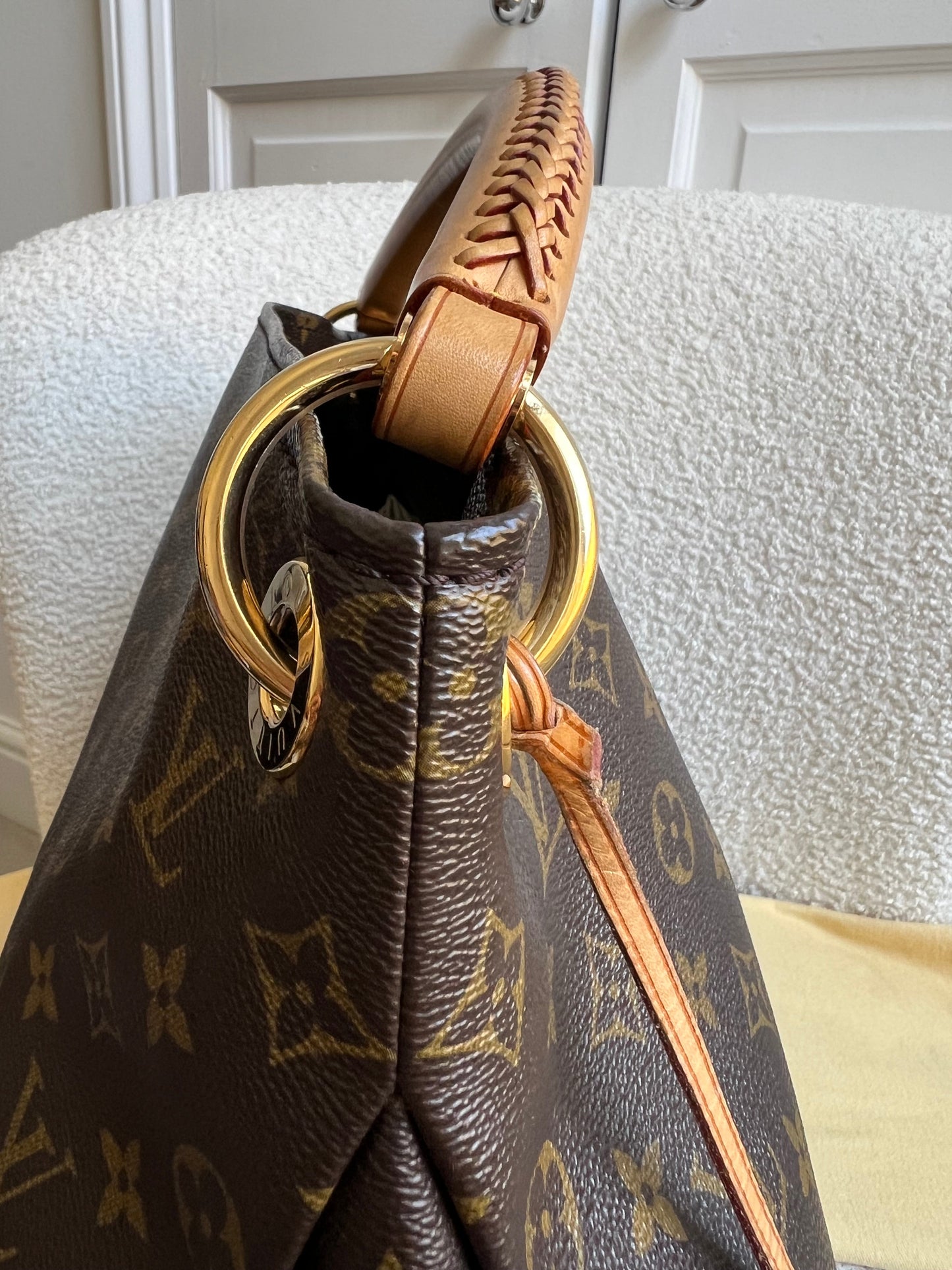 Louis Vuitton Artsy MM Monogram (RRP £1,940)