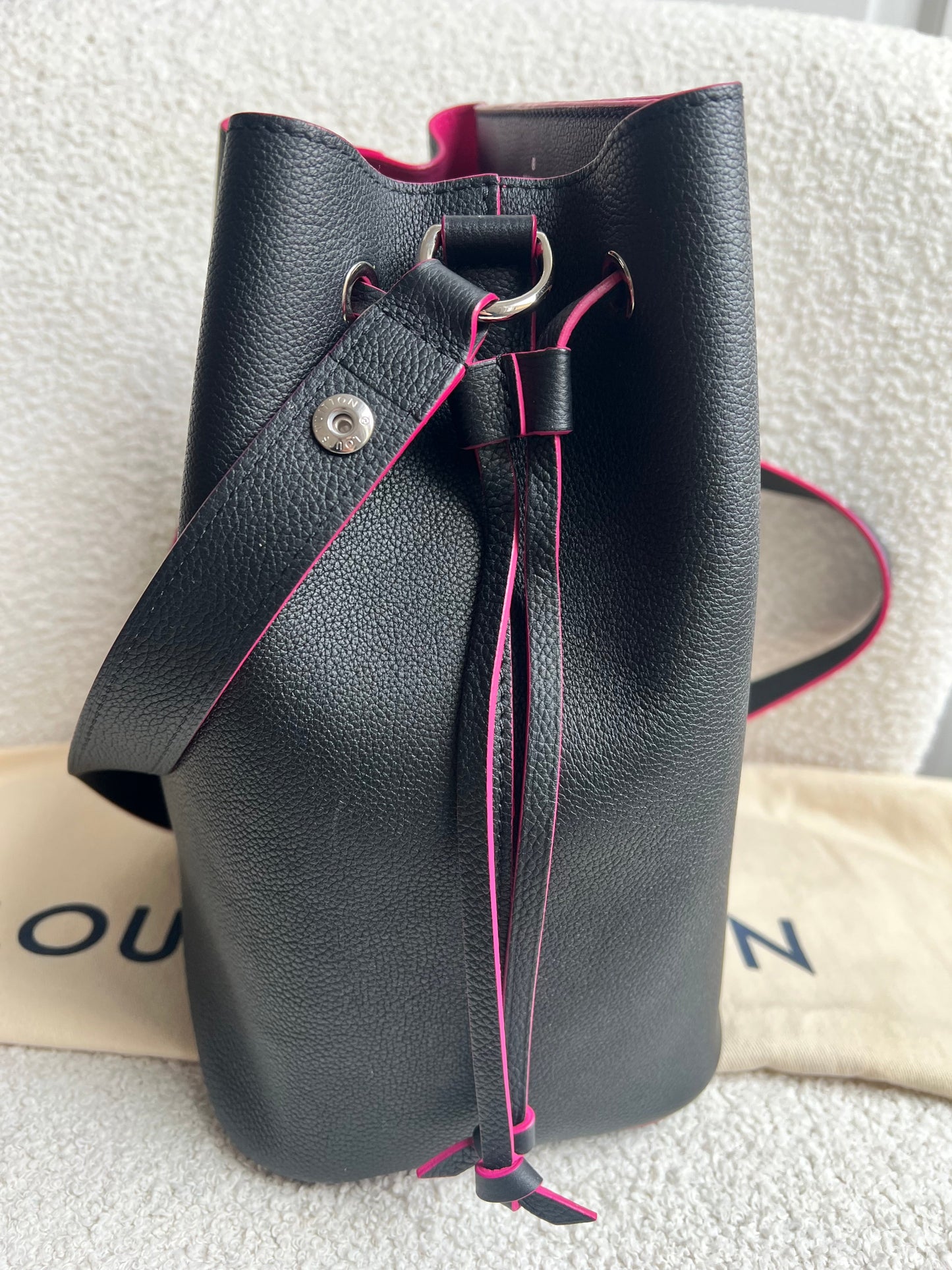 Louis Vuitton Lockme Bucket Bag in Black and Pink (RRP £2050)